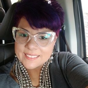 Meet your Posher, Deborah